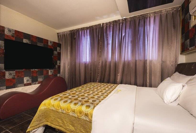 Hotel Eumseong Black And White