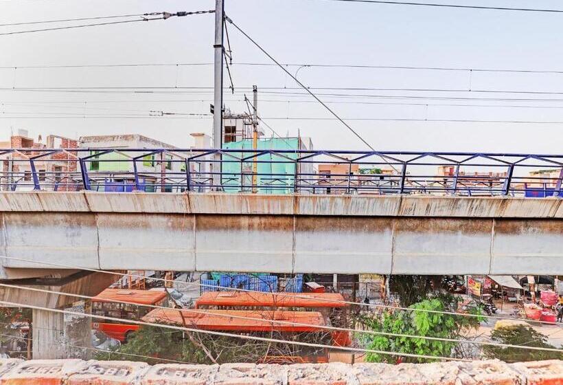 בית מלון כפרי Flagship 700363  Small Town