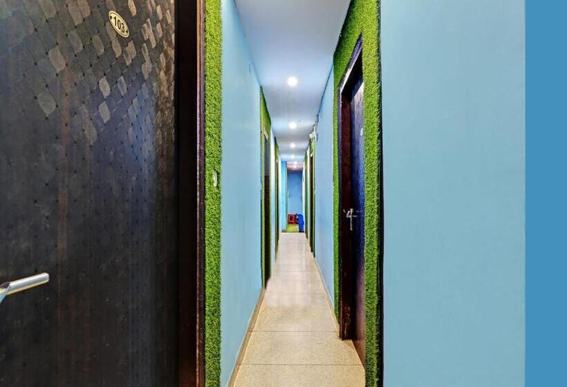 בית מלון כפרי Flagship 700363  Small Town