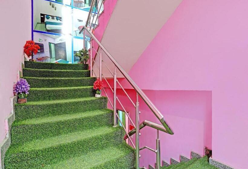 בית מלון כפרי Flagship 700363  Small Town