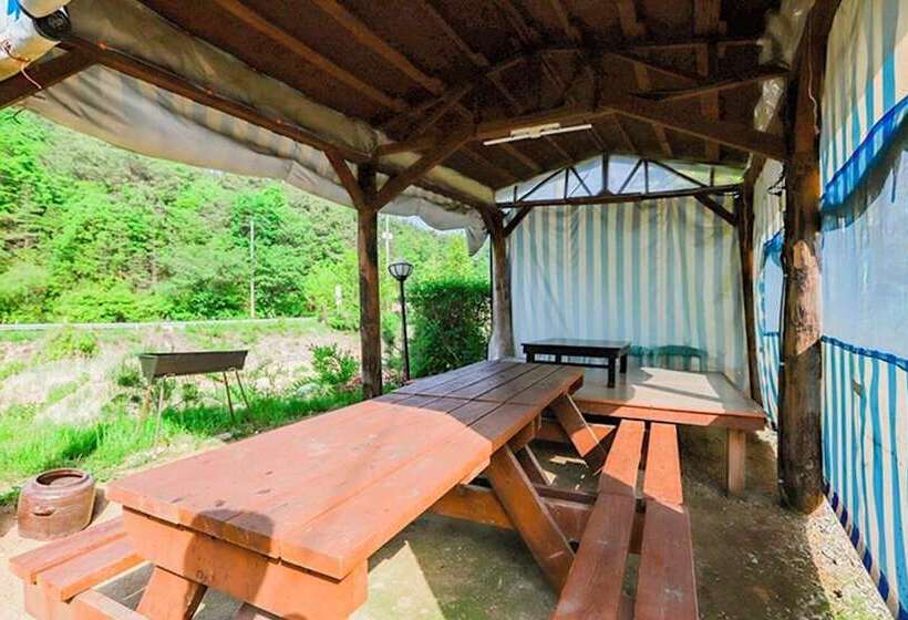 هتل Goesan Geumneung Hwangto Pension