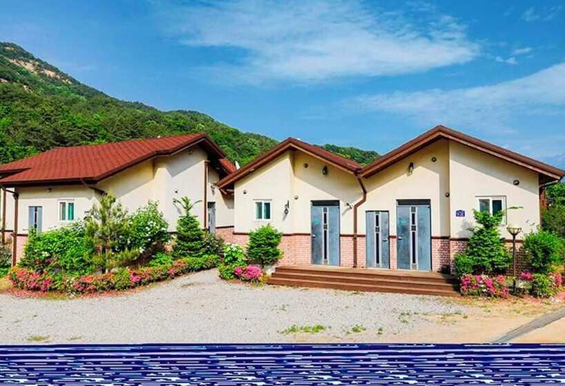 هتل Goesan Geumneung Hwangto Pension