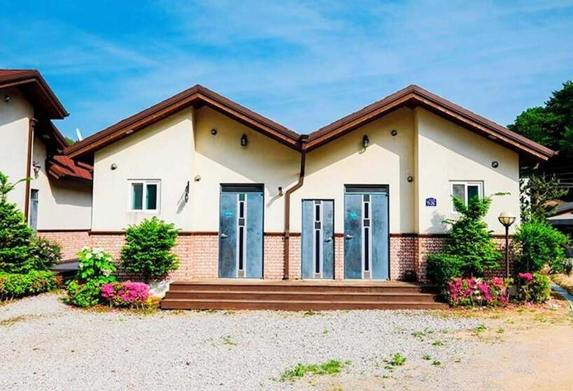 هتل Goesan Geumneung Hwangto Pension