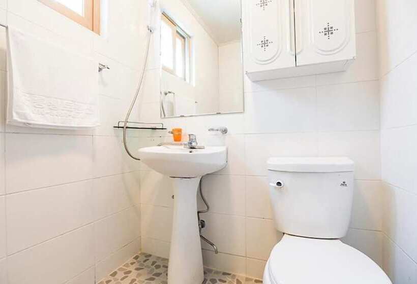 هتل Goesan Geumneung Hwangto Pension