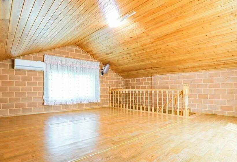 هتل Goesan Geumneung Hwangto Pension