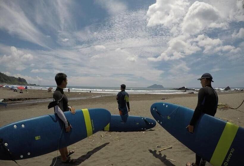 هتل Namiaru Surf Studio