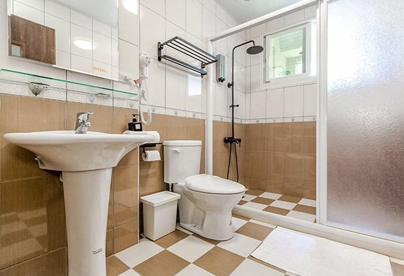 هتل Namiaru Surf Studio