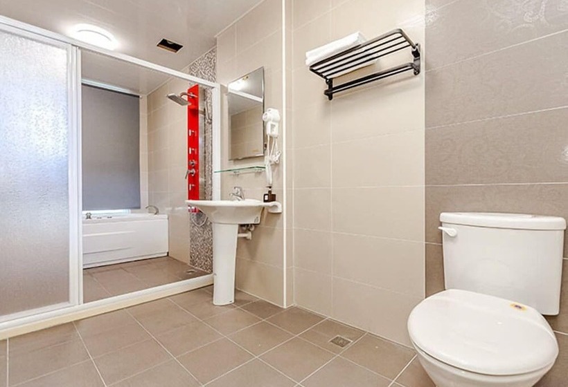 هتل Namiaru Surf Studio