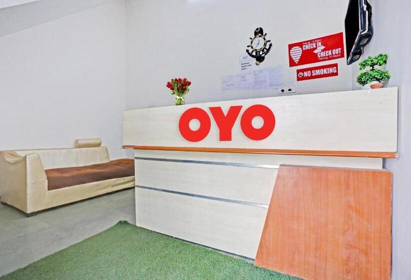 Hotel Oyo 92421  Nirvan