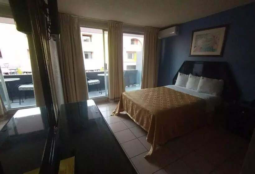 هتل Suites Royal