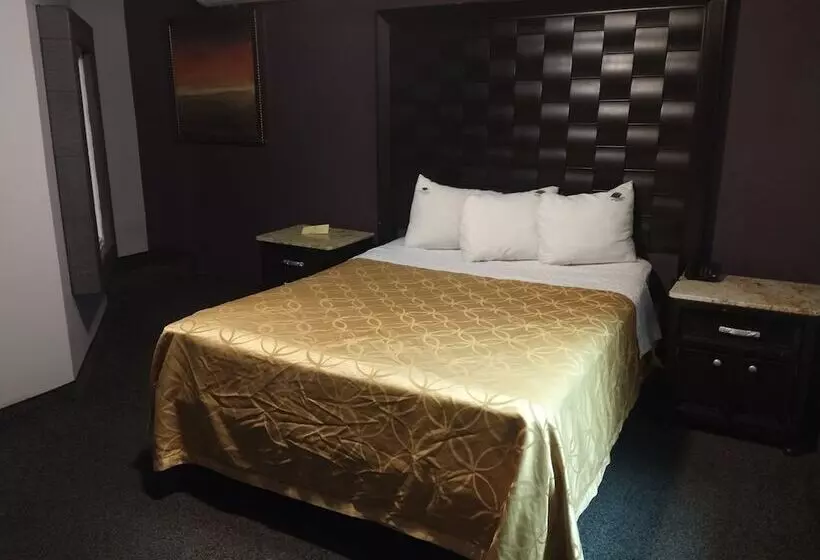 هتل Suites Royal