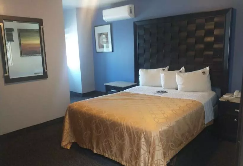 هتل Suites Royal