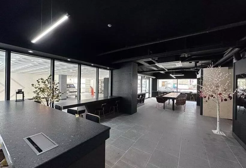 Hotelli 24st Prestige