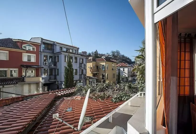 هتل Apartments Plovdiv