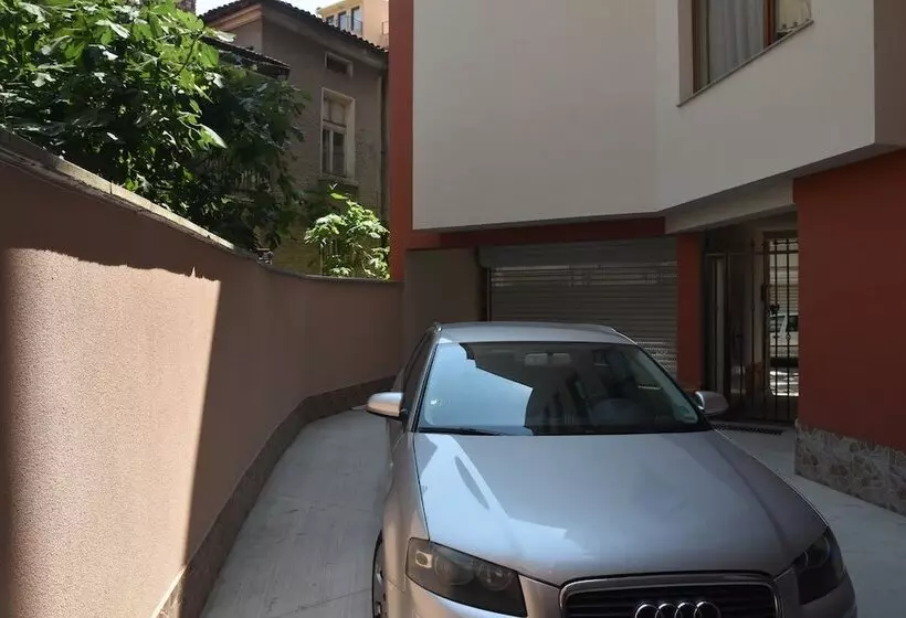 هتل Apartments Plovdiv