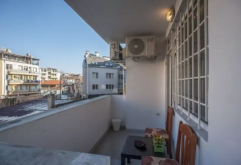 هتل Apartments Plovdiv