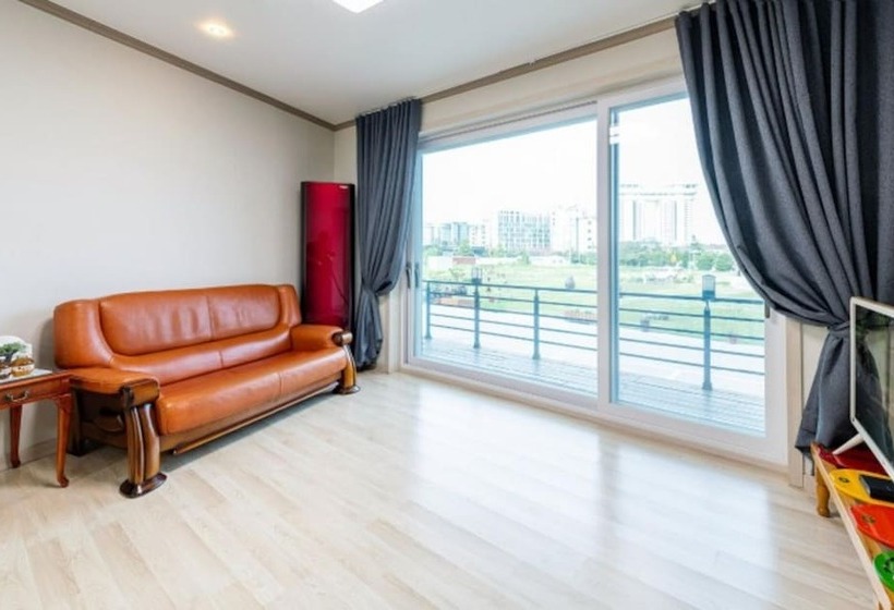 בית מלון כפרי Gangneung Hygge Nobile Pension