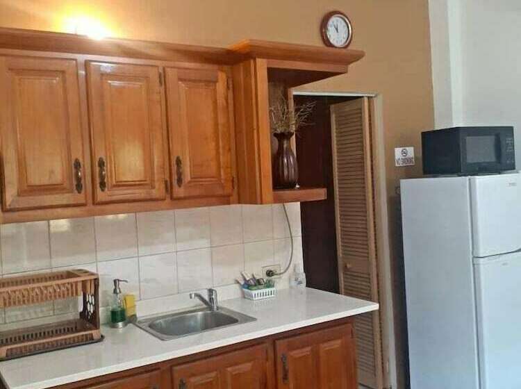 هتل Greenhaven Cottage B&b