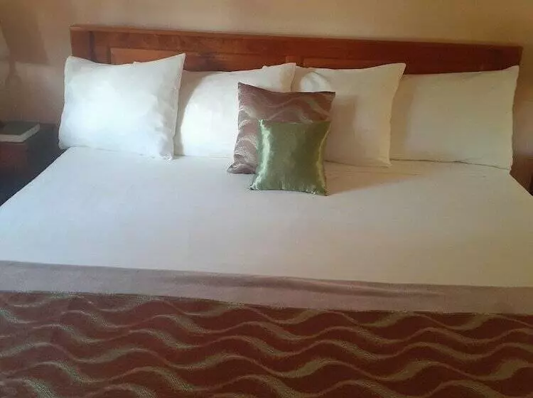 هتل Greenhaven Cottage B&b