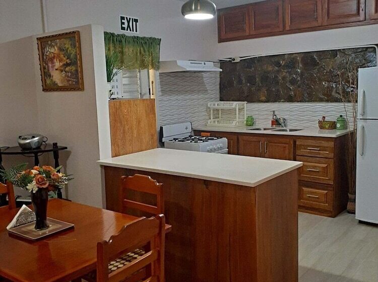 هتل Greenhaven Cottage B&b