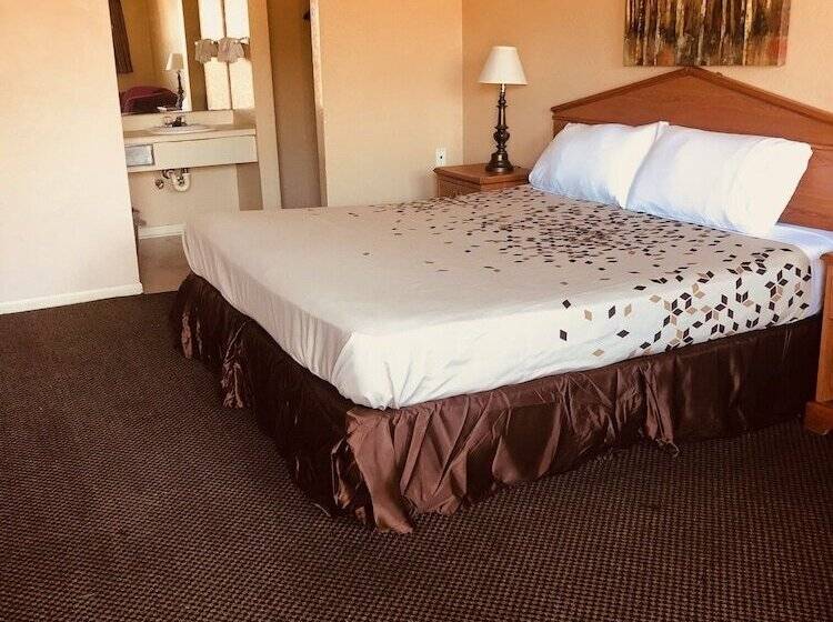 בית מלון כפרי Hallmark Inn And Suites