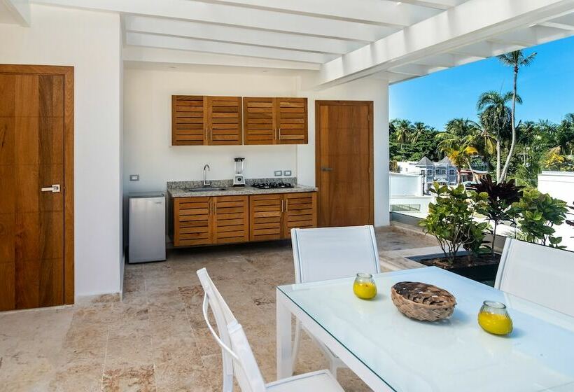 Nicole Apthotel Penthouse