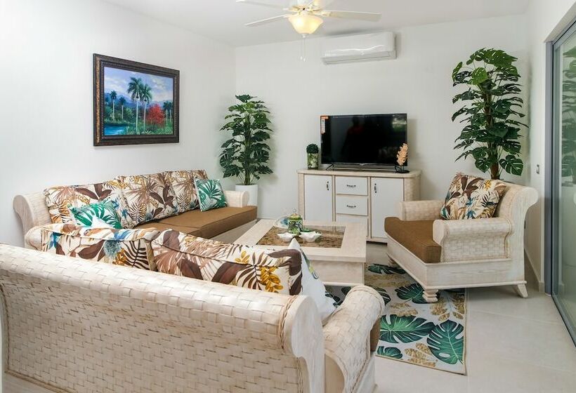 Nicole Apthotel Penthouse