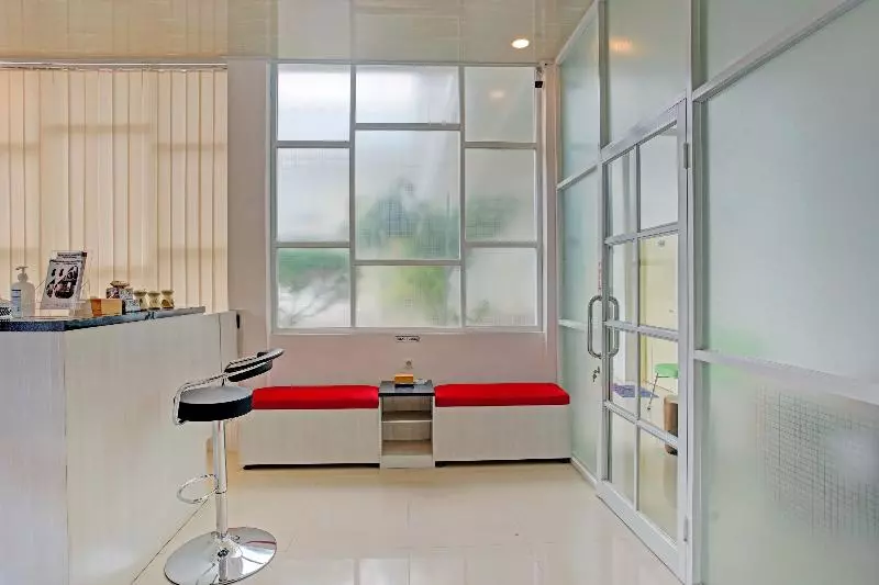 Hotelli Pringombo Homestay 2 Syariah By Oyo Rooms