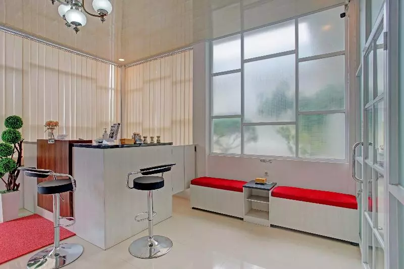 Hotelli Pringombo Homestay 2 Syariah By Oyo Rooms