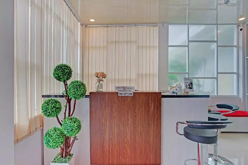 Hotelli Pringombo Homestay 2 Syariah By Oyo Rooms