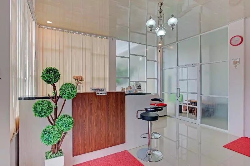 Hotelli Pringombo Homestay 2 Syariah By Oyo Rooms
