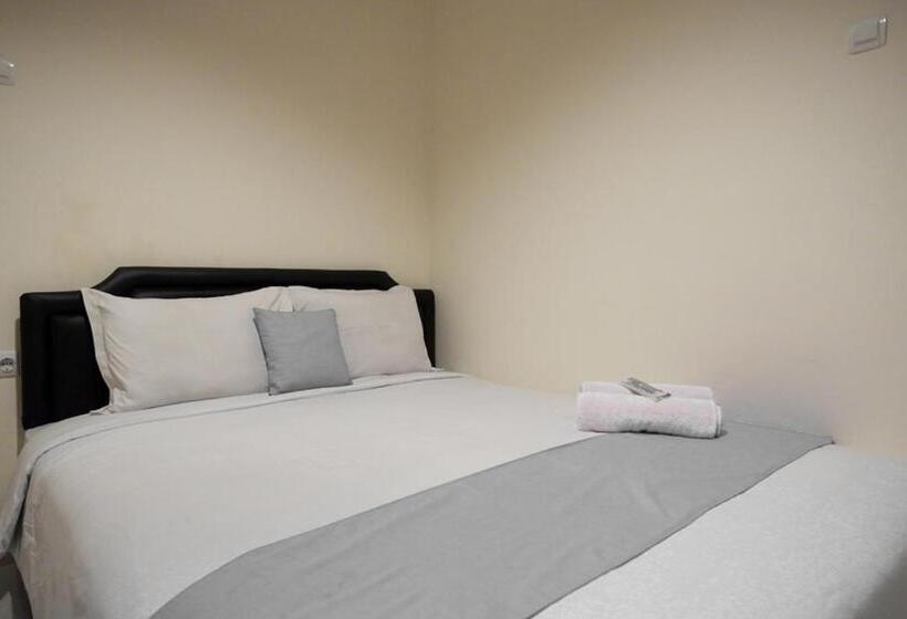 Hotel Reddoorz Near Ambarrukmo Plaza Mall