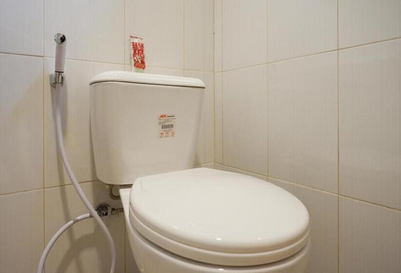 Hotel Reddoorz Near Ambarrukmo Plaza Mall