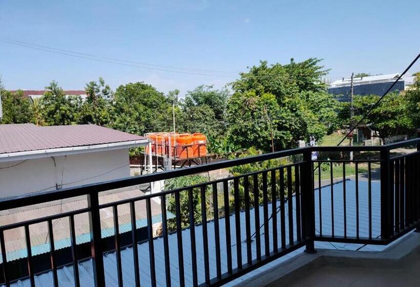 ホテル Reddoorz Near Universitas Negeri Makassar 3