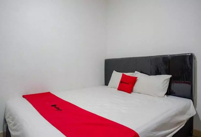 ホテル Reddoorz Near Universitas Negeri Makassar 3