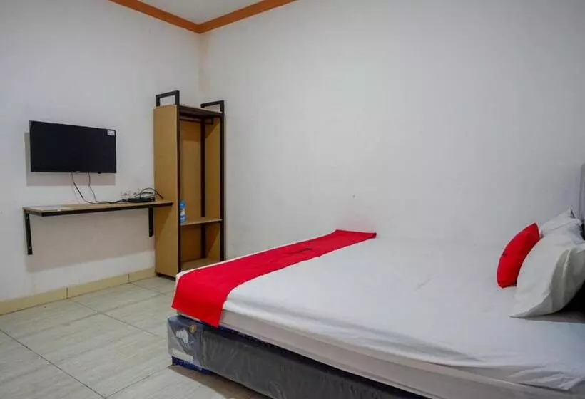 ホテル Reddoorz Near Universitas Negeri Makassar 3
