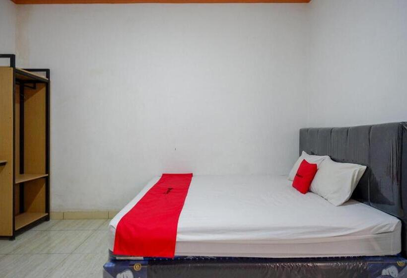 ホテル Reddoorz Near Universitas Negeri Makassar 3