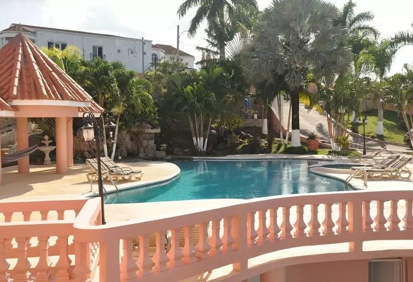 هتل Sun Rise Condos By The Vacation Casa