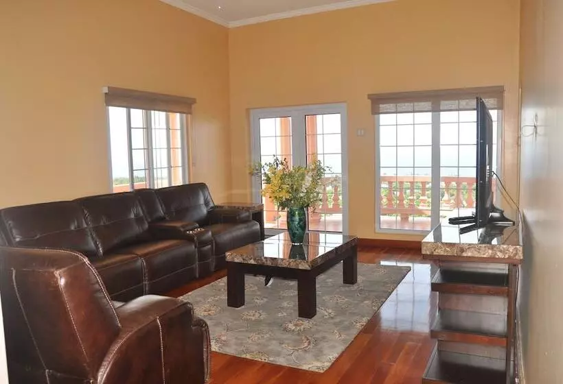 هتل Sun Rise Condos By The Vacation Casa