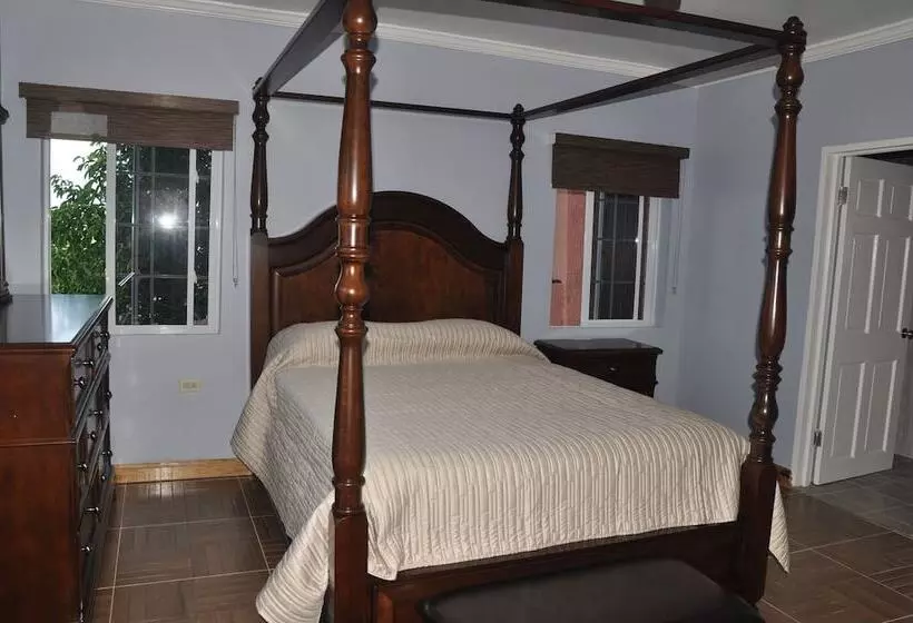 هتل Sun Rise Condos By The Vacation Casa
