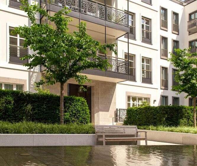 ホテル The Wellem Residences