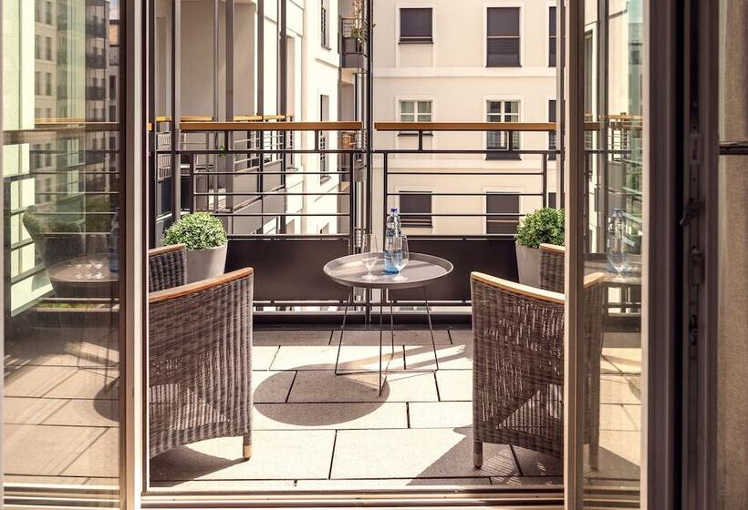 ホテル The Wellem Residences