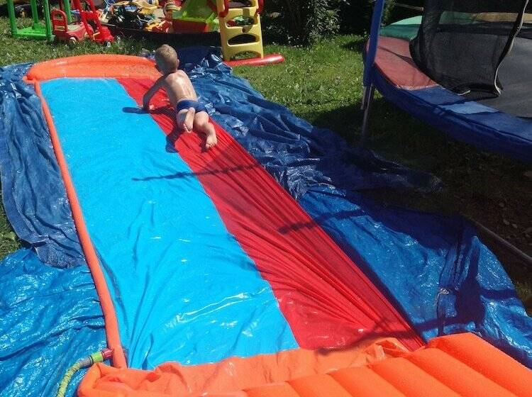 هتل Willa Pod Orłem