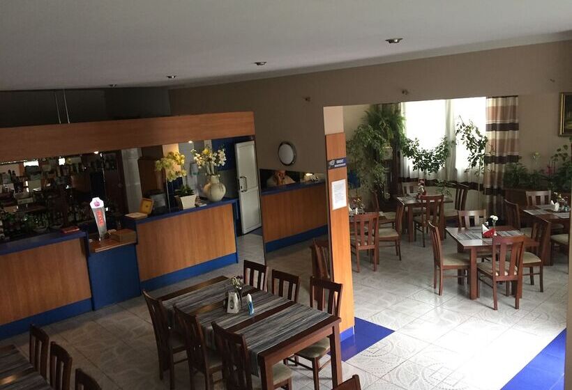 בית מלון כפרי Zajazd Namysłowiak