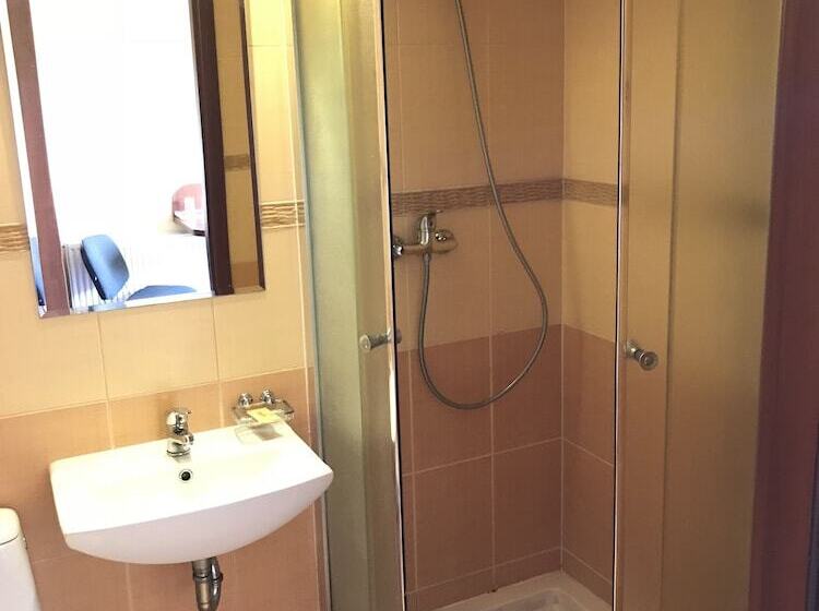 בית מלון כפרי Zajazd Namysłowiak