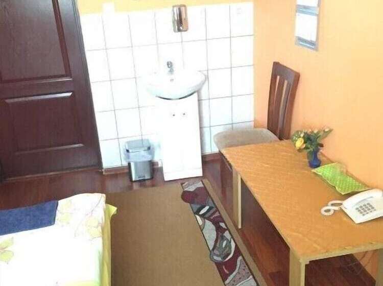 בית מלון כפרי Zajazd Namysłowiak