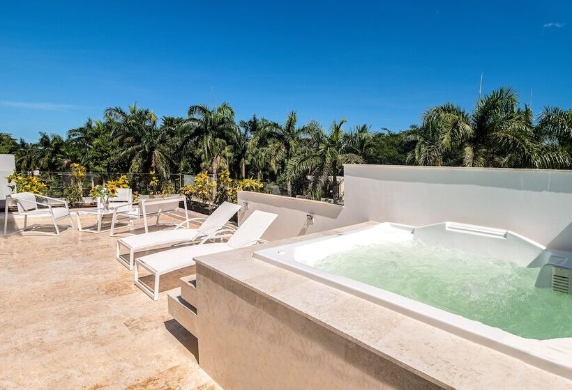 Nicole Apthotel Penthouse