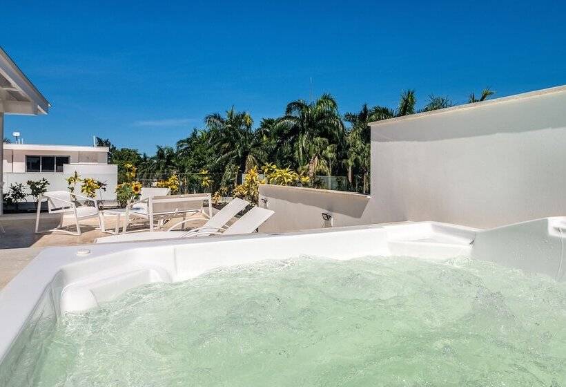 Nicole Apthotel Penthouse