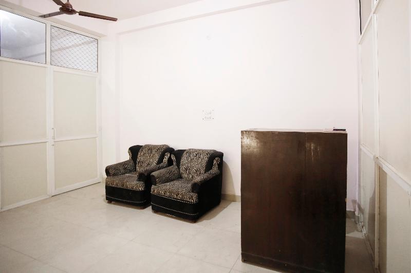 Oyo 70819 Hotel Royal King