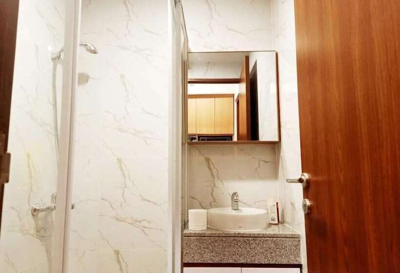 בית מלון כפרי Apartemen Grand Kamala Lagoon By Aparian